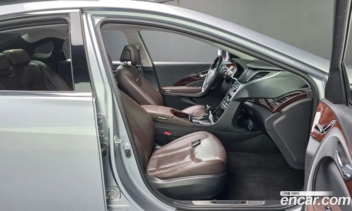 Hyundai Grandeur 2015 2.2 автомат (гидро), фото 16 Hyundai Grandeur 2015 2.2 автомат (гидро), фото 16