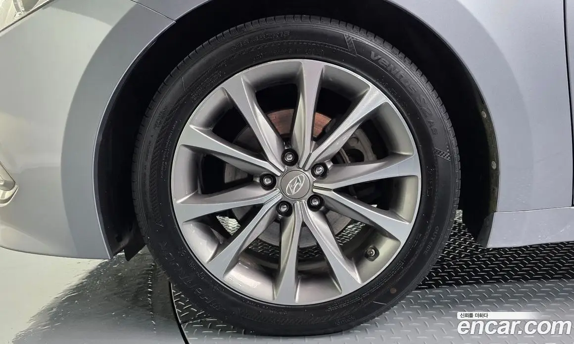 Hyundai Grandeur 2015 2.2 автомат (гидро), фото 5 Hyundai Grandeur 2015 2.2 автомат (гидро), фото 5