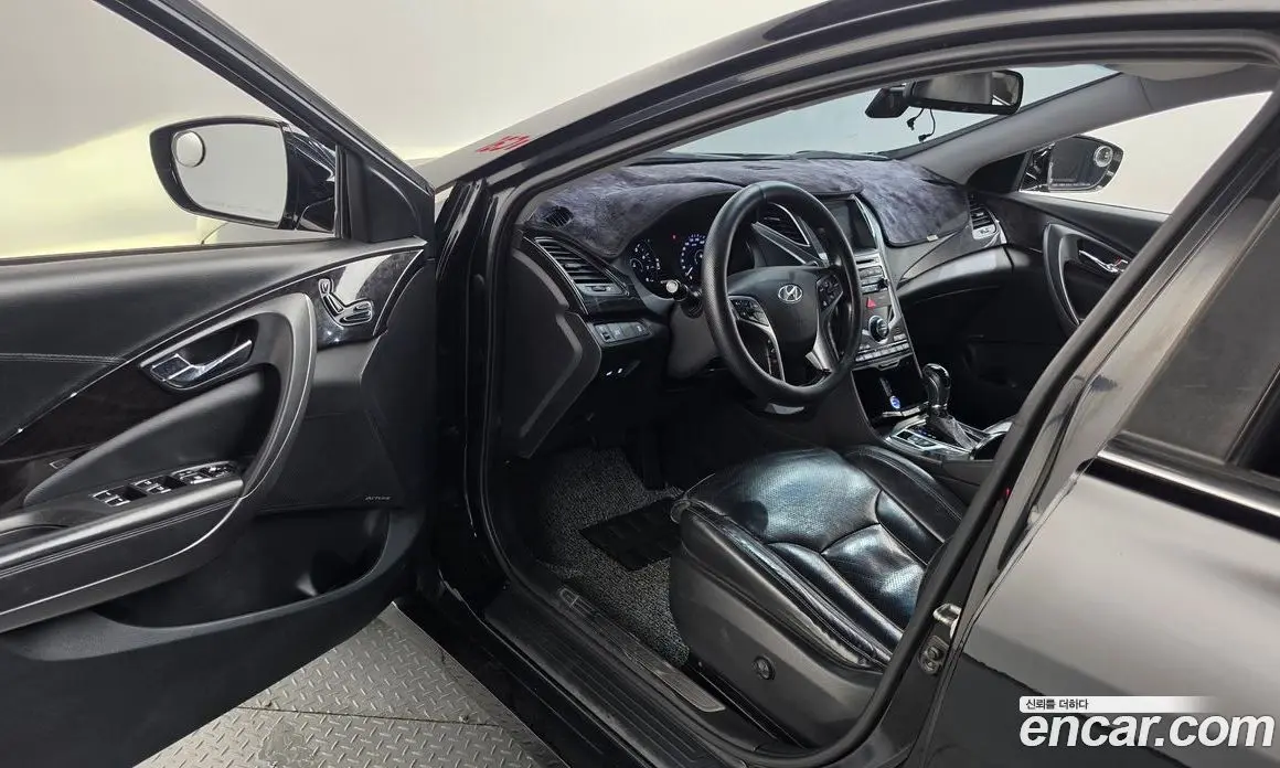 Hyundai Grandeur 2015 3.0 автомат (гидро), фото 10 Hyundai Grandeur 2015 3.0 автомат (гидро), фото 10