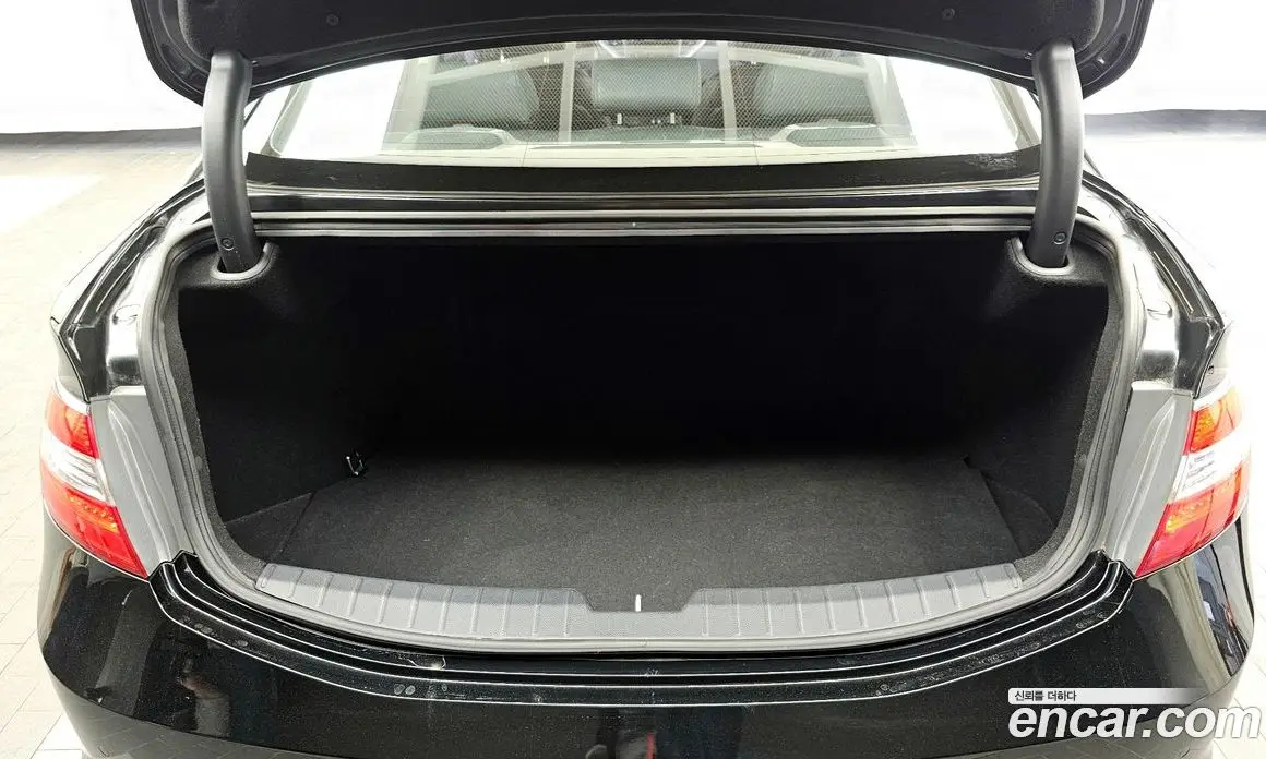 Hyundai Grandeur 2016 2.4 автомат (гидро), фото 20 Hyundai Grandeur 2016 2.4 автомат (гидро), фото 20