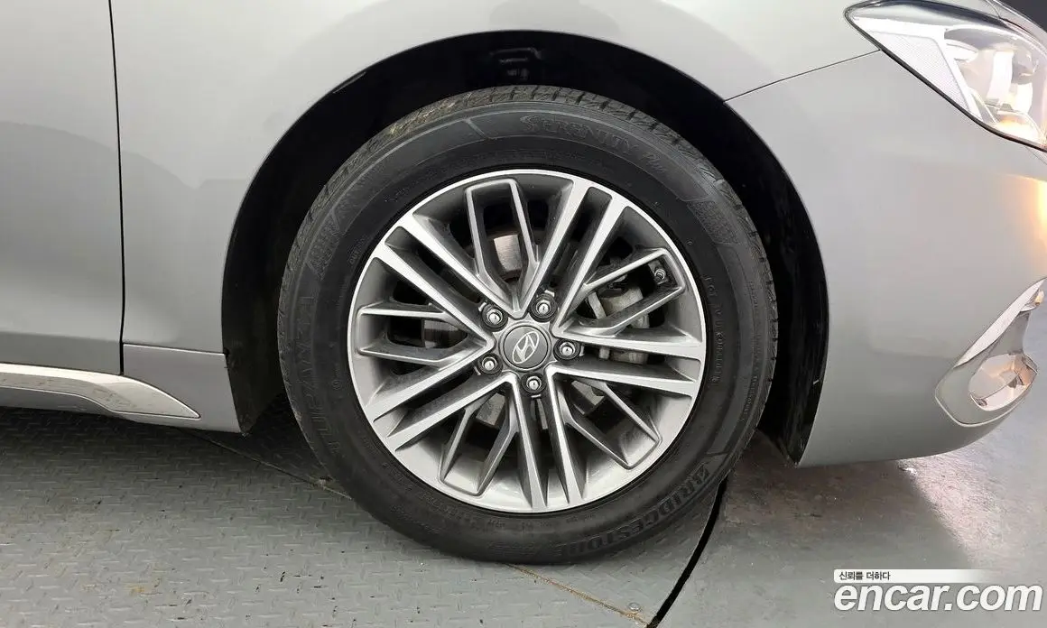 Hyundai Grandeur 2017 3.0 автомат (гидро), фото 7