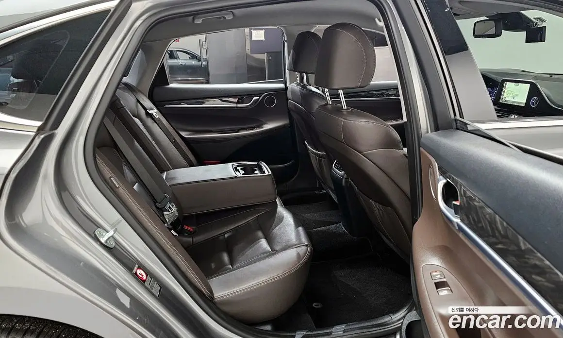 Hyundai Grandeur 2017 2.4 автомат (гидро), фото 17