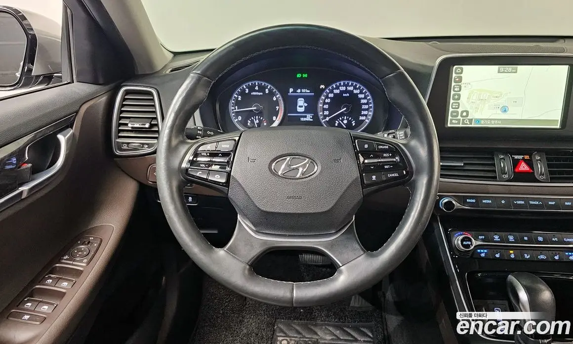 Hyundai Grandeur 2017 2.4 автомат (гидро), фото 18