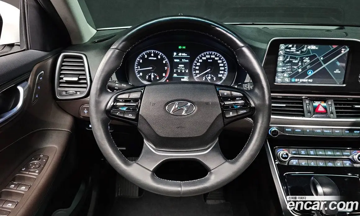 Hyundai Grandeur 2018 2.4 автомат (гидро), фото 13