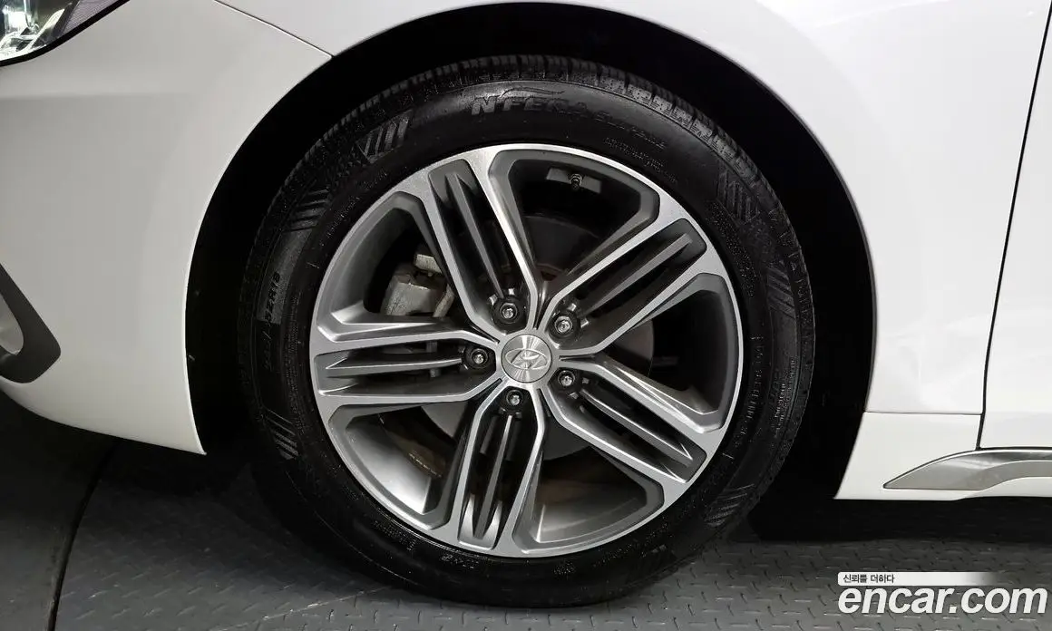 Hyundai Grandeur 2018 2.4 автомат (гидро), фото 5