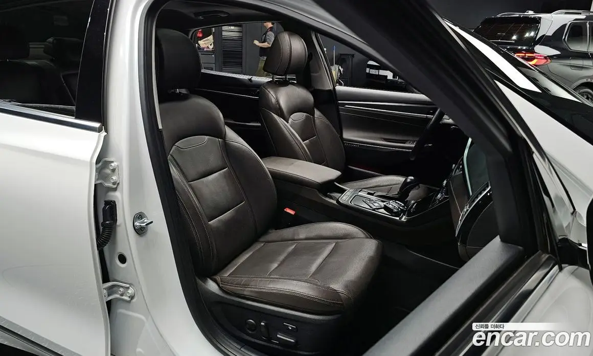 Hyundai Grandeur 2018 2.4 автомат (гидро), фото 10