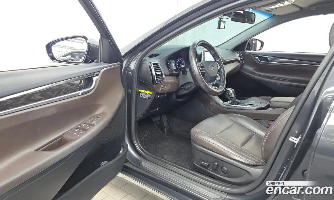 Hyundai Grandeur 2018 2.4 автомат (гидро), фото 13