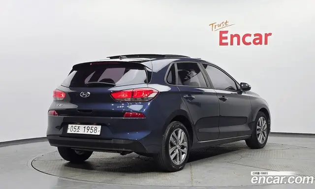 Hyundai i30 2018 1.4 автомат (гидро), миниатюра 2
