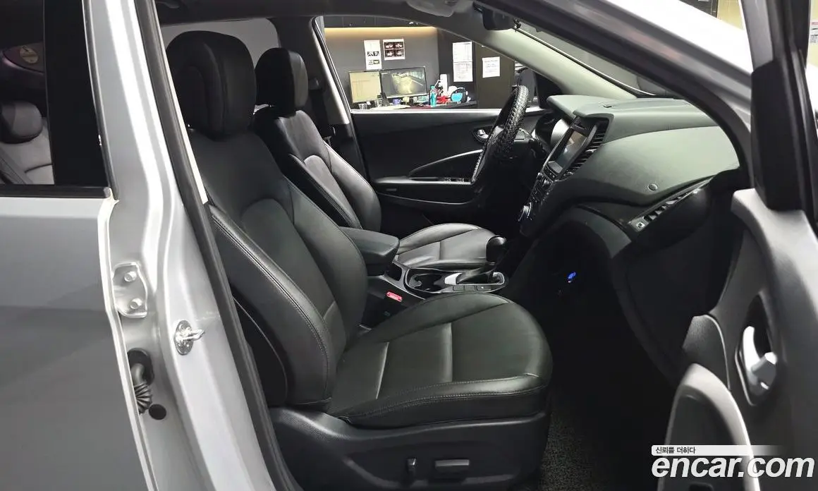 Hyundai Santa Fe 2016 2.0 автомат (гидро), фото 17 Hyundai Santa Fe 2016 2.0 автомат (гидро), фото 17