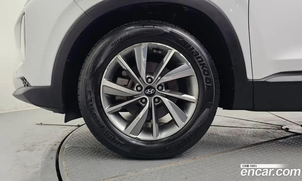 Hyundai Santa Fe 2018 2.0 автомат (гидро), фото 5 Hyundai Santa Fe 2018 2.0 автомат (гидро), фото 5