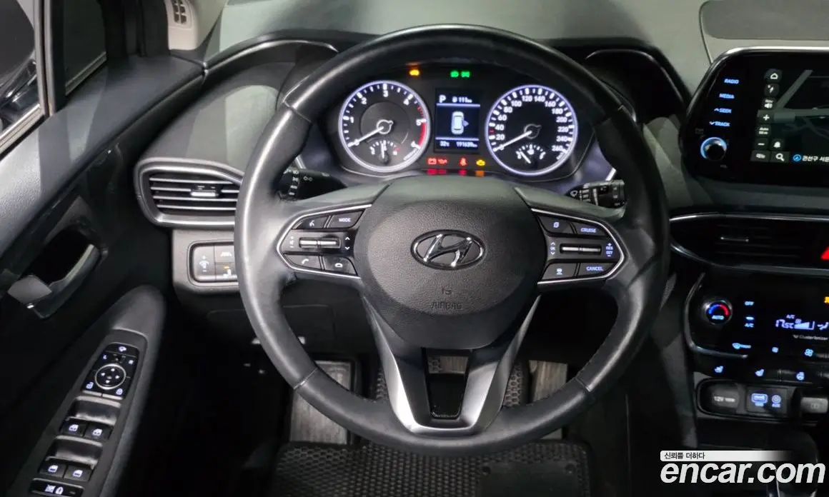 Hyundai Santa Fe 2018 2.0 автомат (гидро), фото 13