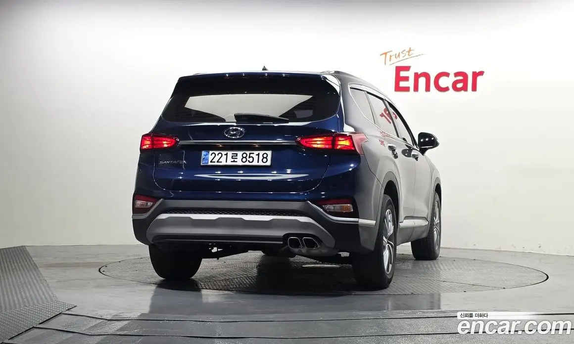 Hyundai Santa Fe 2019 2.0 автомат (гидро), фото 4 Hyundai Santa Fe 2019 2.0 автомат (гидро), фото 4