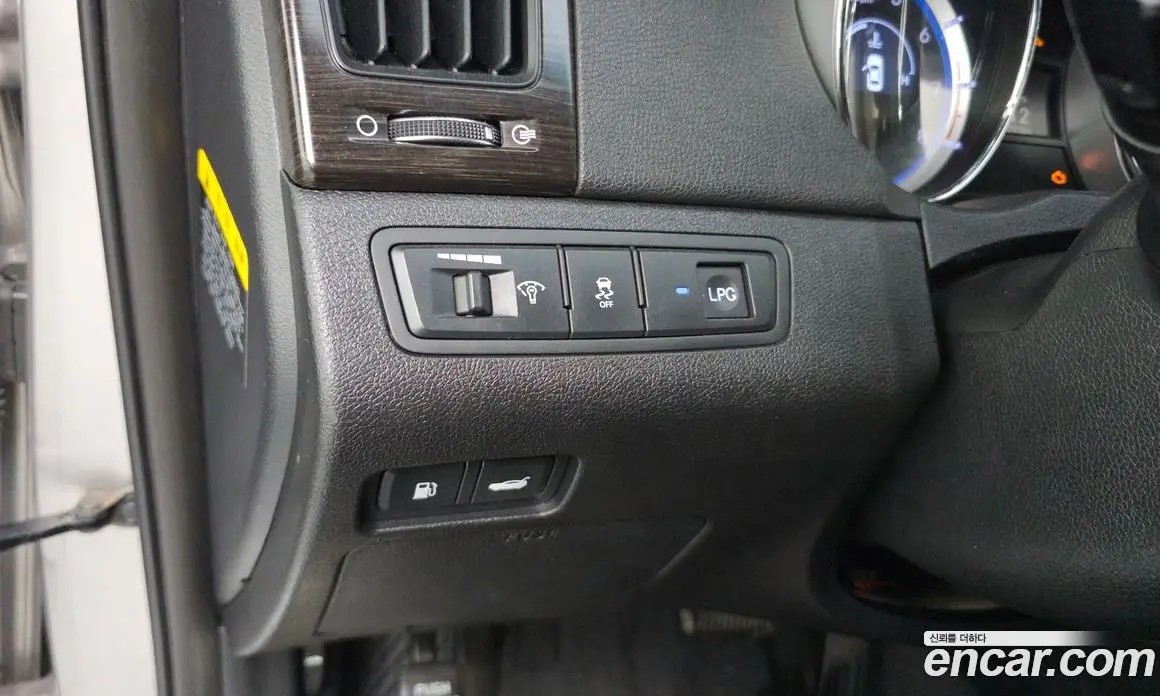 Hyundai Sonata 2011 2.0 автомат (гидро), фото 19
