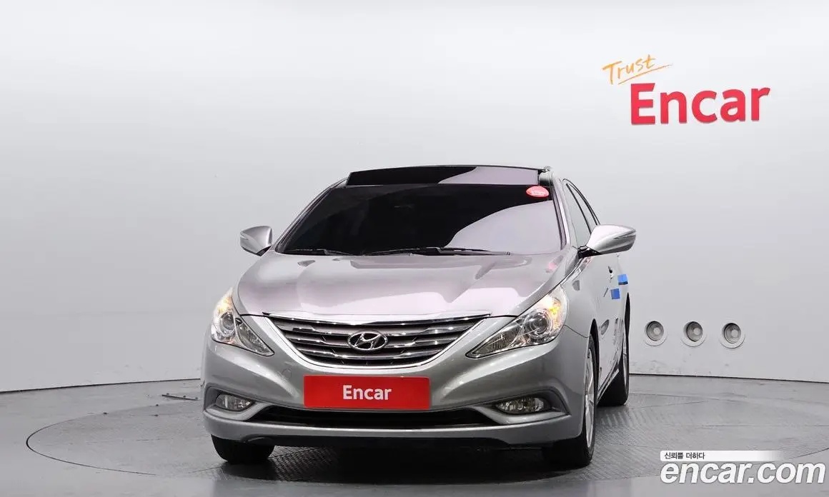 Hyundai Sonata 2011 2.0 автомат (гидро), фото 3