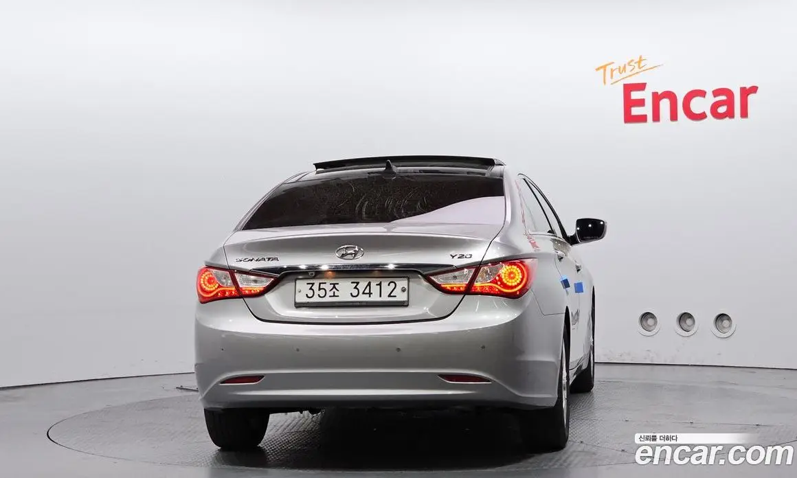 Hyundai Sonata 2011 2.0 автомат (гидро), фото 4