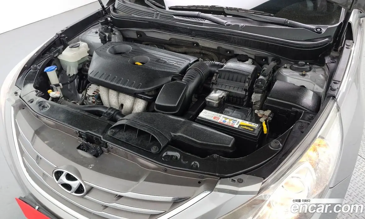 Hyundai Sonata 2011 2.0 автомат (гидро), фото 6