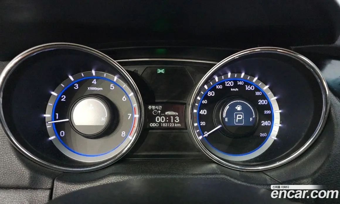 Hyundai Sonata 2011 2.0 автомат (гидро), фото 8