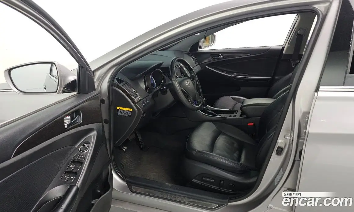 Hyundai Sonata 2011 2.0 автомат (гидро), фото 10