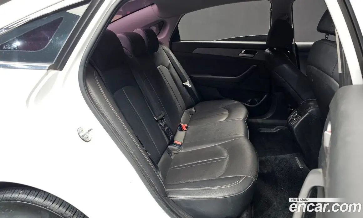 Hyundai Sonata 2017 2.0 автомат (гидро), фото 12 Hyundai Sonata 2017 2.0 автомат (гидро), фото 12