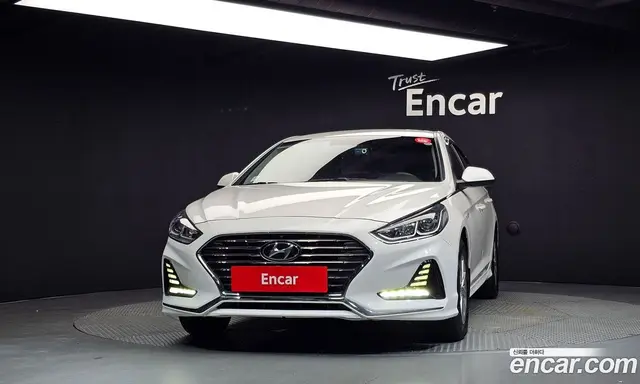 Hyundai Sonata 2017 2.0 автомат (гидро), миниатюра 3 Hyundai Sonata 2017 2.0 автомат (гидро), миниатюра 3