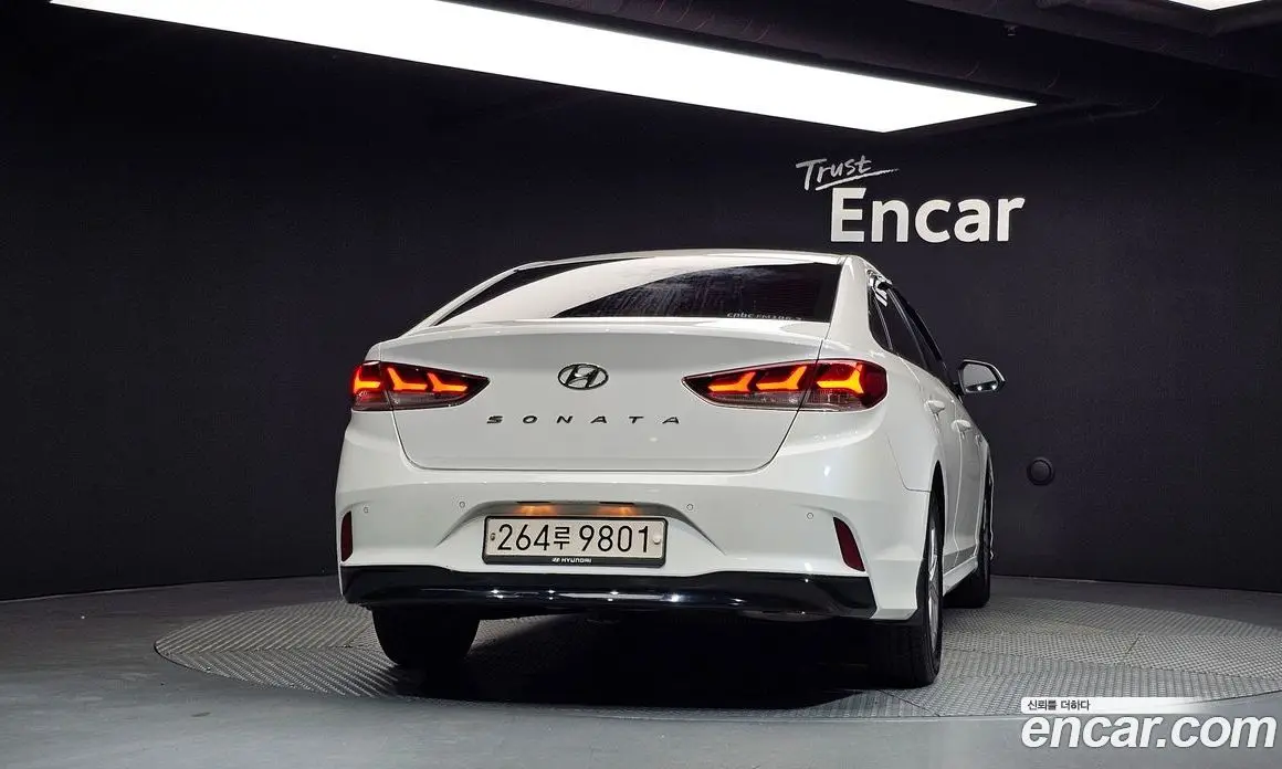 Hyundai Sonata 2017 2.0 автомат (гидро), фото 4 Hyundai Sonata 2017 2.0 автомат (гидро), фото 4