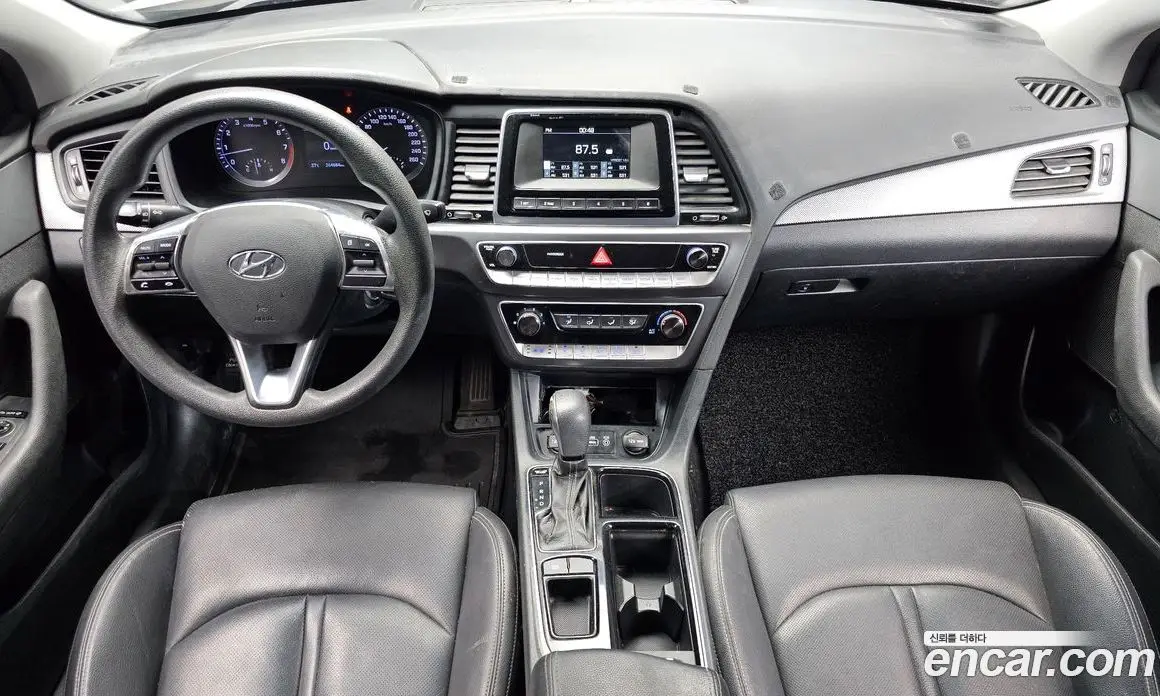 Hyundai Sonata 2017 2.0 автомат (гидро), фото 7 Hyundai Sonata 2017 2.0 автомат (гидро), фото 7