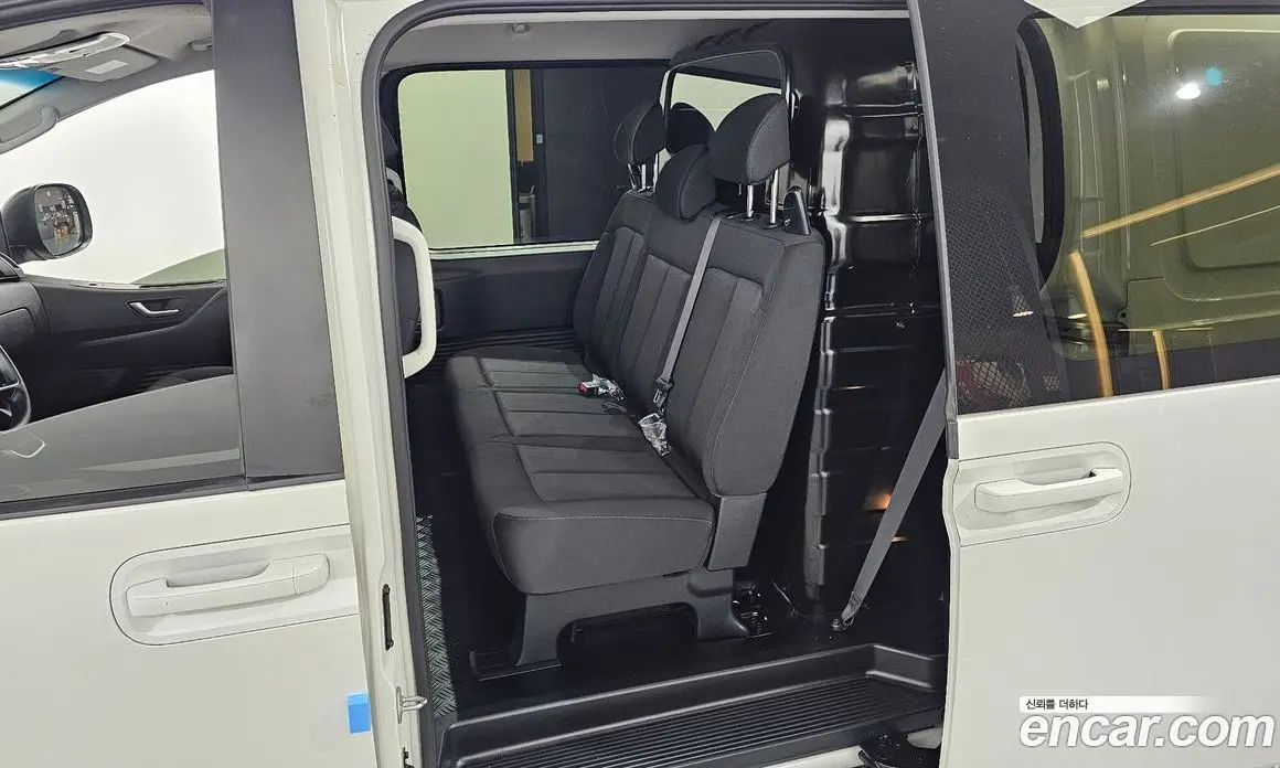Hyundai Staria 2021 2.2 автомат (гидро), фото 16