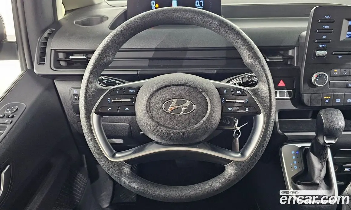 Hyundai Staria 2021 2.2 автомат (гидро), фото 19