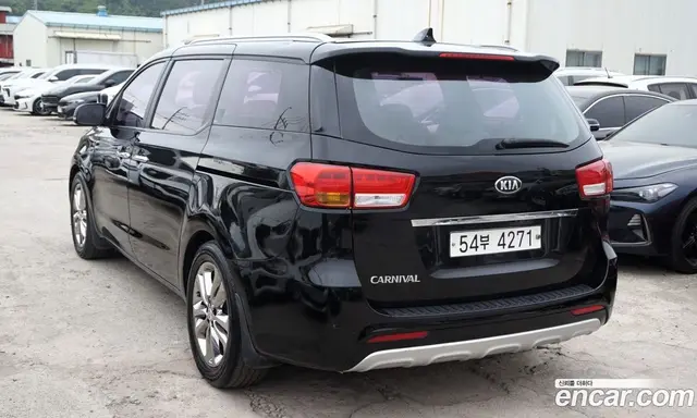 Kia Carnival 2015 2.2 автомат (гидро), миниатюра 8 Kia Carnival 2015 2.2 автомат (гидро), миниатюра 8