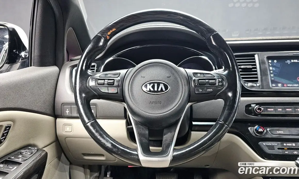 Kia Carnival 2016 2.2 автомат (гидро), фото 13