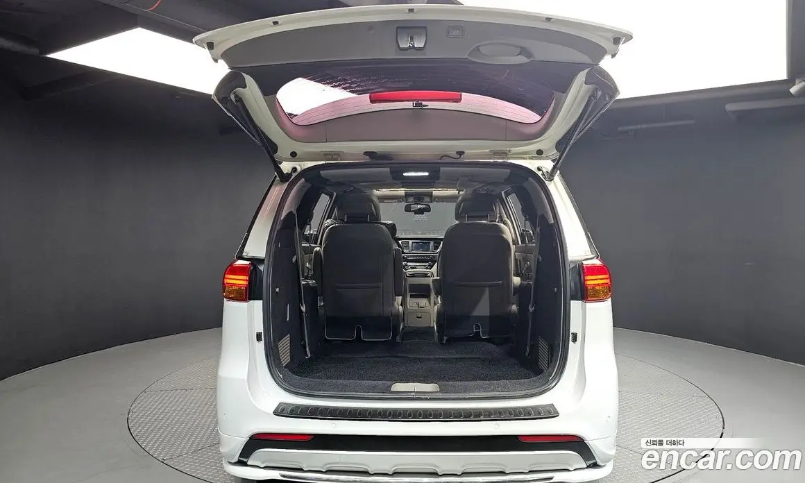Kia Carnival 2016 2.2 автомат (гидро), фото 20