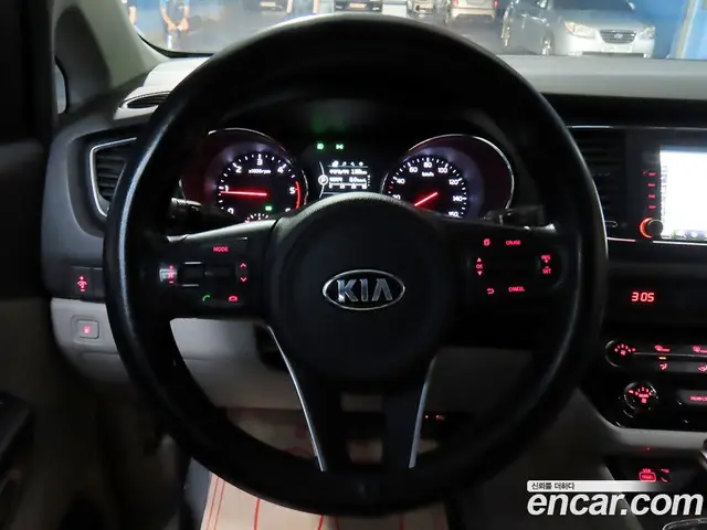 Kia Carnival 2016 2.2 автомат (гидро), миниатюра 11 Kia Carnival 2016 2.2 автомат (гидро), миниатюра 11