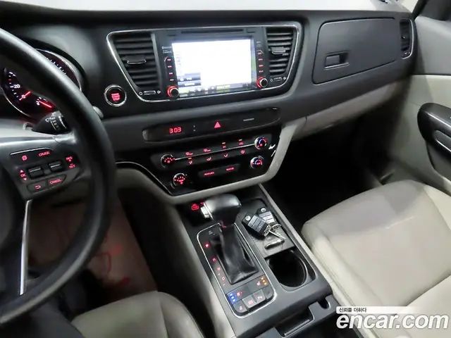 Kia Carnival 2016 2.2 автомат (гидро), миниатюра 12