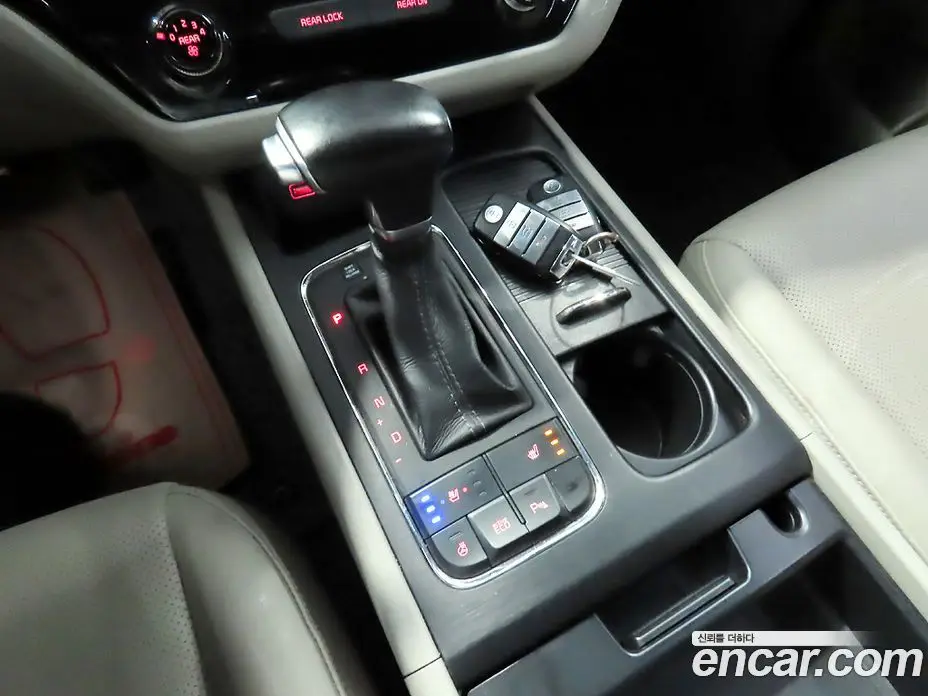 Kia Carnival 2016 2.2 автомат (гидро), фото 14 Kia Carnival 2016 2.2 автомат (гидро), фото 14