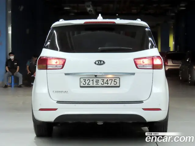 Kia Carnival 2016 2.2 автомат (гидро), миниатюра 3 Kia Carnival 2016 2.2 автомат (гидро), миниатюра 3