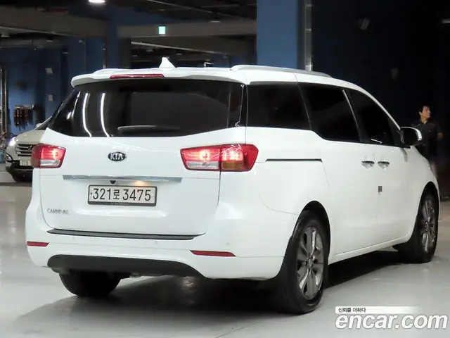 Kia Carnival 2016 2.2 автомат (гидро), миниатюра 4 Kia Carnival 2016 2.2 автомат (гидро), миниатюра 4