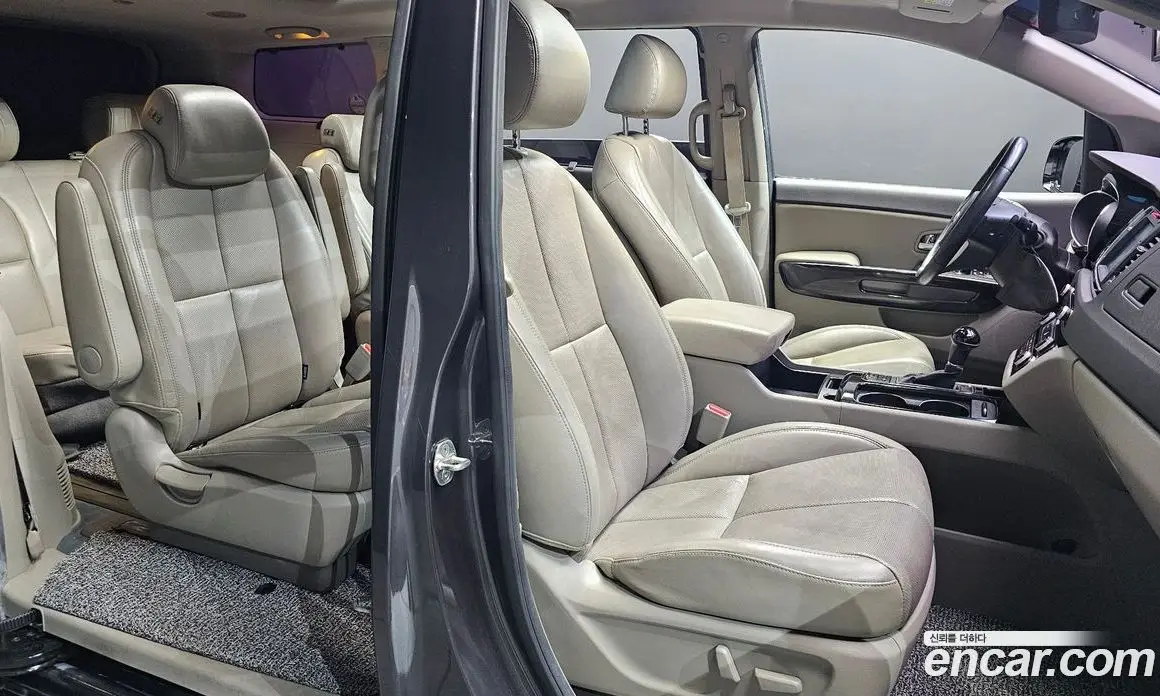 Kia Carnival 2016 2.2 автомат (гидро), фото 11