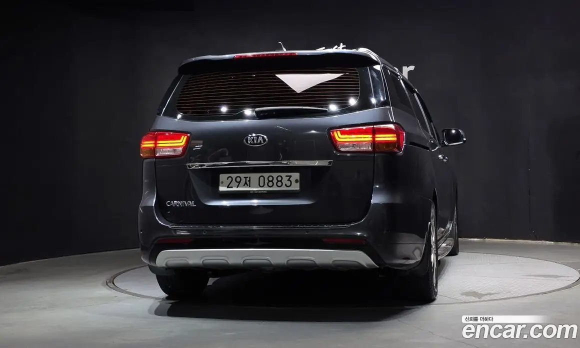 Kia Carnival 2016 2.2 автомат (гидро), фото 4