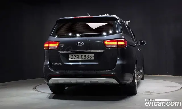 Kia Carnival 2016 2.2 автомат (гидро), миниатюра 4
