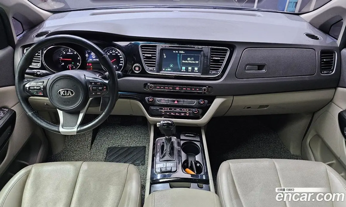 Kia Carnival 2016 2.2 автомат (гидро), фото 7
