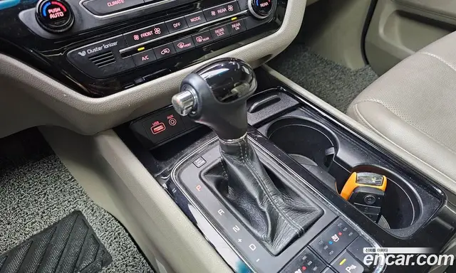 Kia Carnival 2016 2.2 автомат (гидро), миниатюра 9
