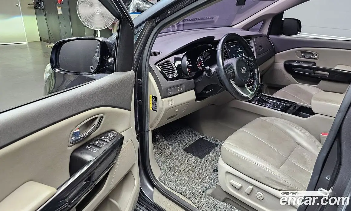 Kia Carnival 2016 2.2 автомат (гидро), фото 10