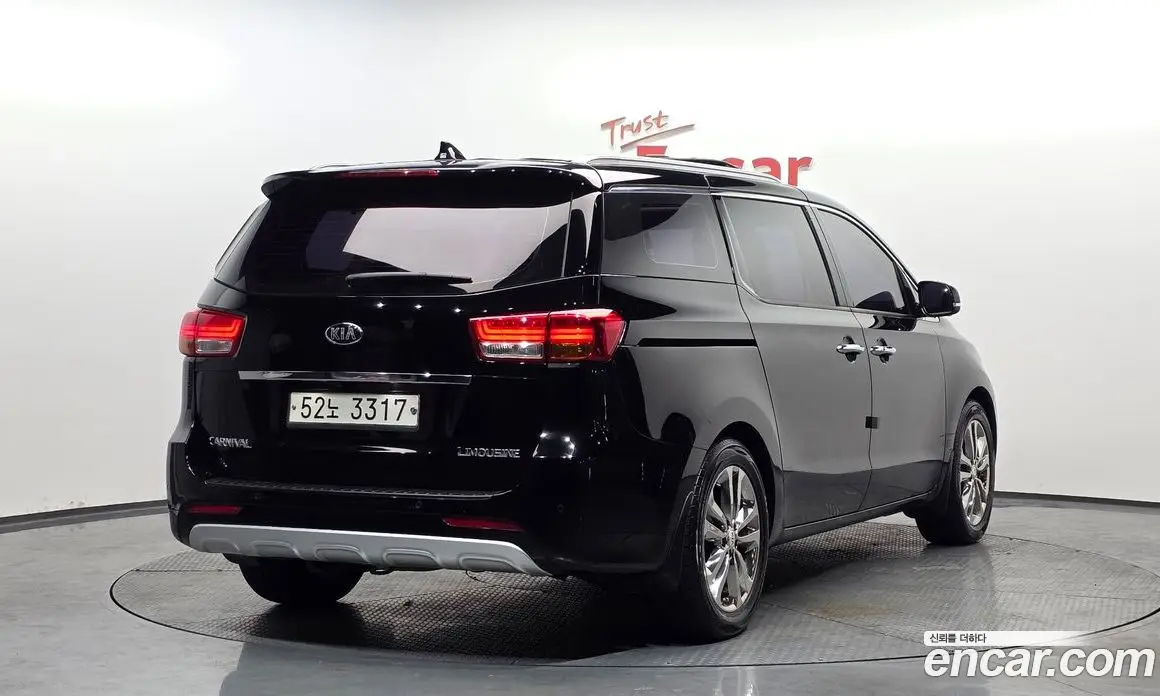 Kia Carnival 2017 2.2 автомат (гидро), фото 2 Kia Carnival 2017 2.2 автомат (гидро), фото 2