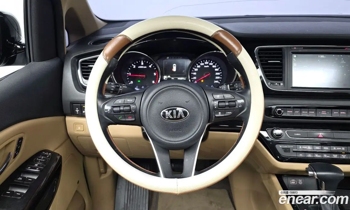 Kia Carnival 2017 2.2 автомат (гидро), фото 13 Kia Carnival 2017 2.2 автомат (гидро), фото 13