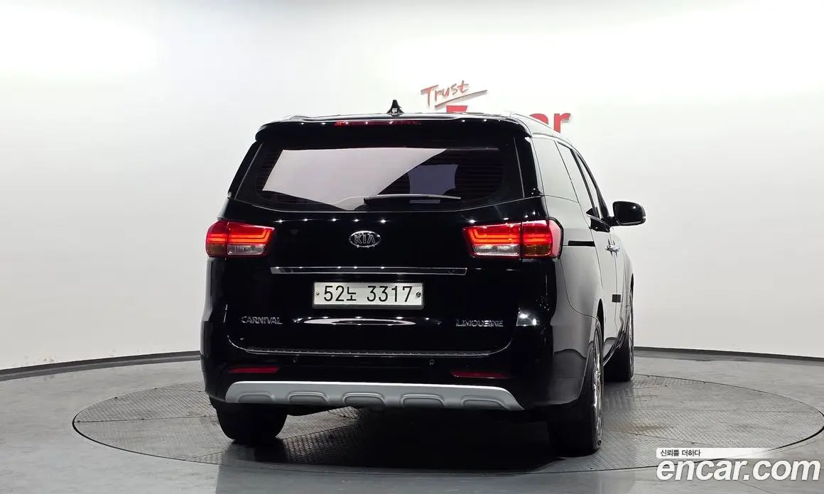 Kia Carnival 2017 2.2 автомат (гидро), фото 4 Kia Carnival 2017 2.2 автомат (гидро), фото 4