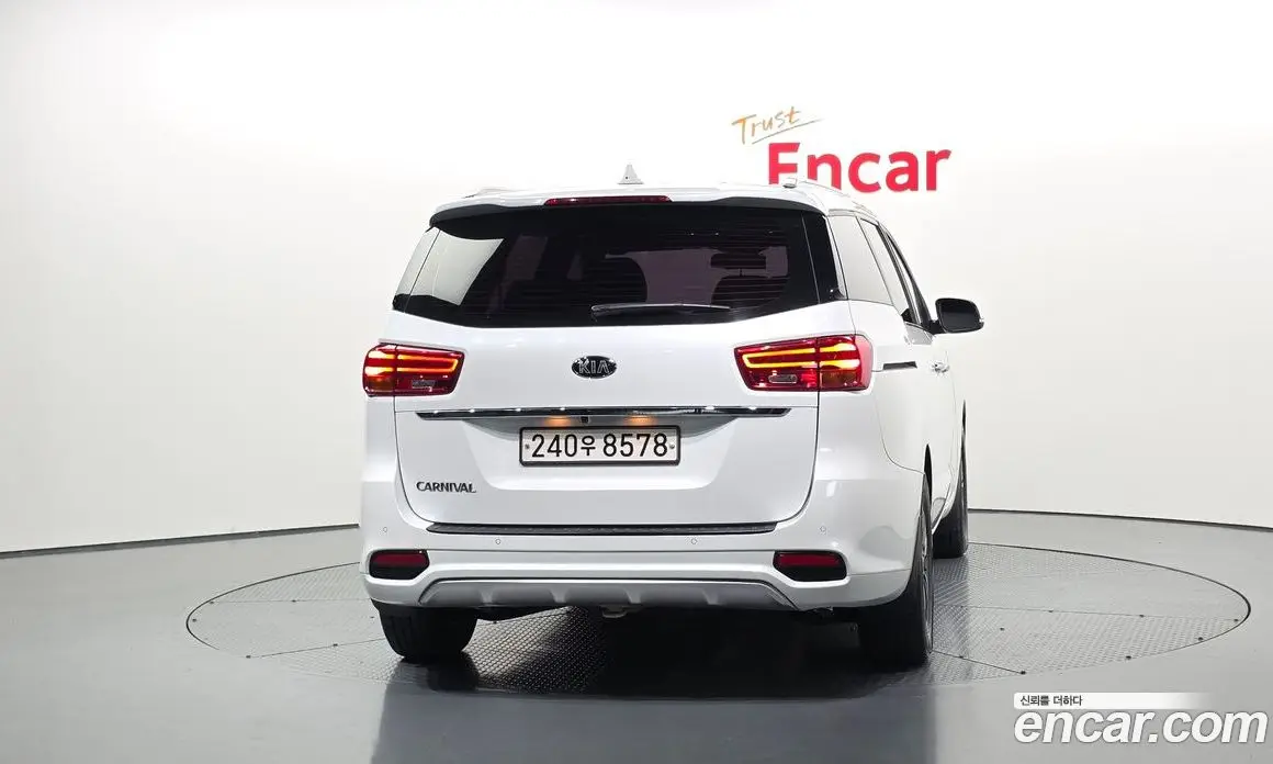 Kia Carnival 2018 2.2 автомат (гидро), фото 4 Kia Carnival 2018 2.2 автомат (гидро), фото 4