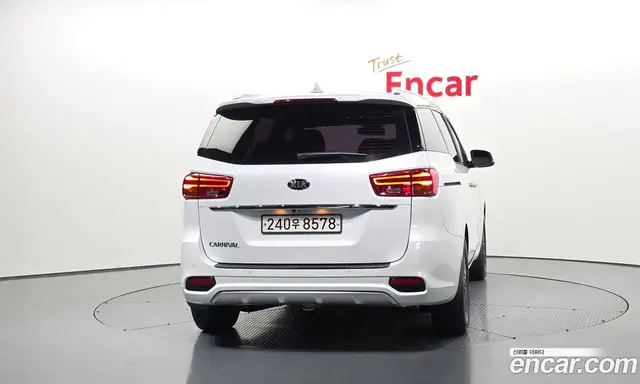 Kia Carnival 2018 2.2 автомат (гидро), миниатюра 4 Kia Carnival 2018 2.2 автомат (гидро), миниатюра 4