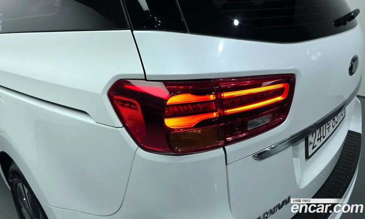 Kia Carnival 2018 2.2 автомат (гидро), фото 9 Kia Carnival 2018 2.2 автомат (гидро), фото 9