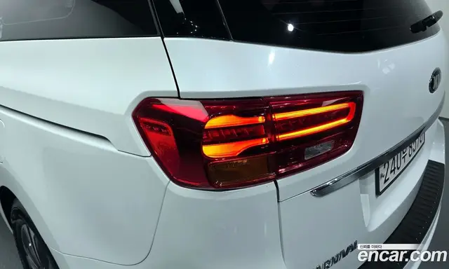 Kia Carnival 2018 2.2 автомат (гидро), миниатюра 9 Kia Carnival 2018 2.2 автомат (гидро), миниатюра 9