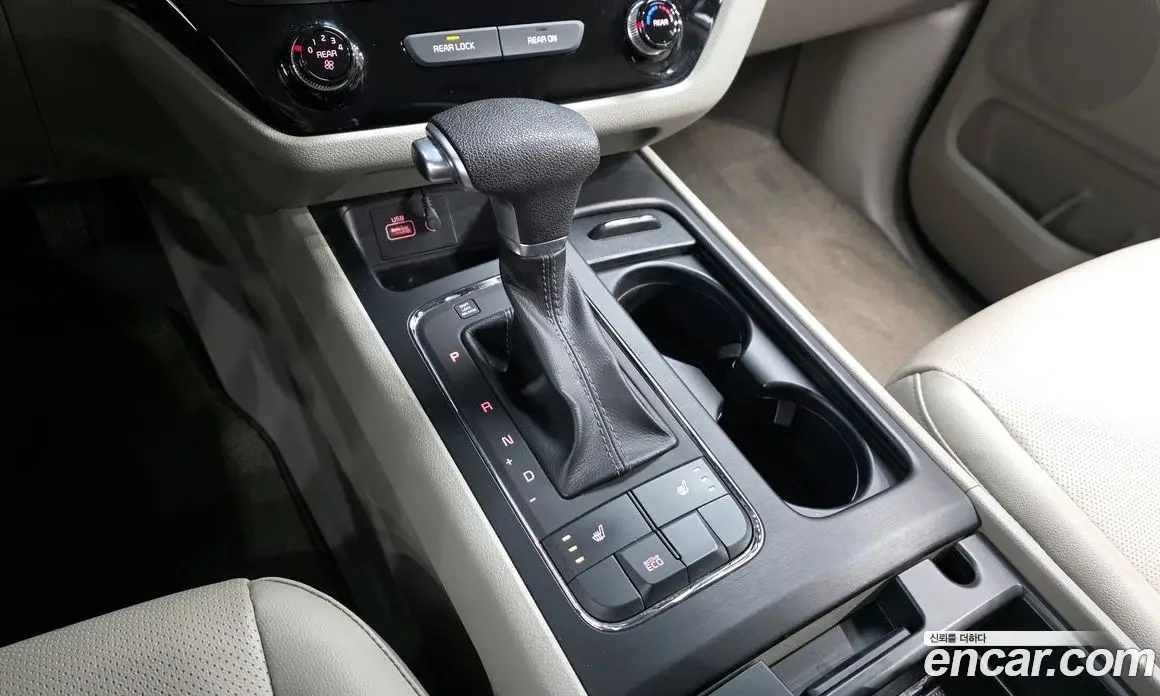 Kia Carnival 2018 2.2 автомат (гидро), фото 12